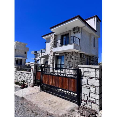 Villa Kataraktis