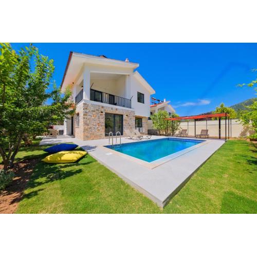 Villa Kızılbella 2, lüks havuzlu korunaklı taş villa