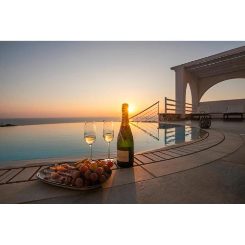 Villa Kyklamino - Unique Villa with stunning Seaview