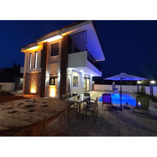 Villa L\
