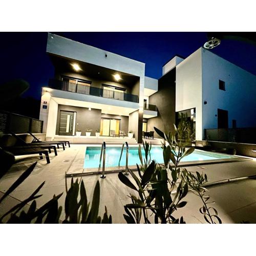 Villa L\