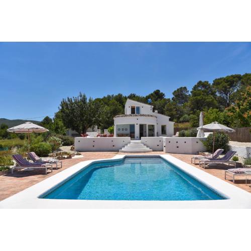 Villa La Golondrina by Marhen Homes