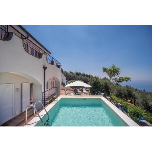 Villa La Luce 5 Bedrooms in the Town Center