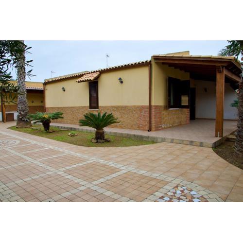 Villa La Perla by Quokka 360 - Villa in Marsala with Garden