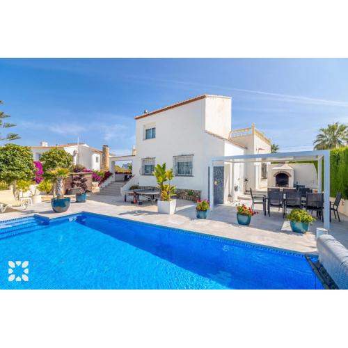 Villa Ladera by Abahana Villas