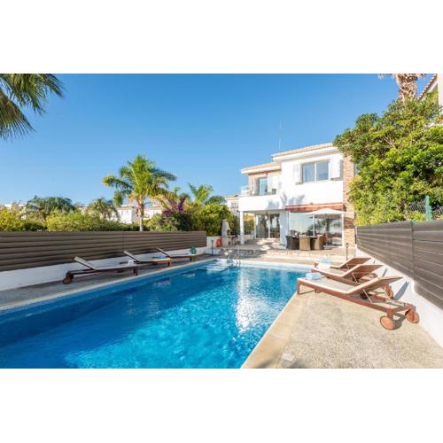 Villa Laguna Sunrise by Ezoria Villas