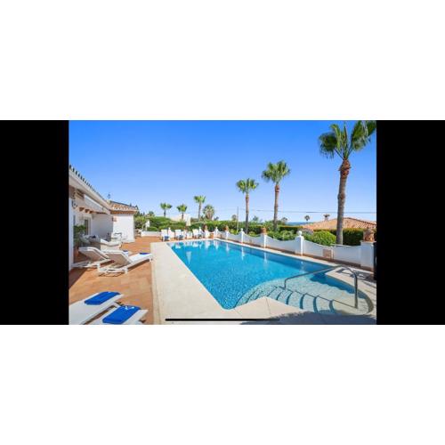 Villa Las Palmeras with heated pool, La Cala de Mijas