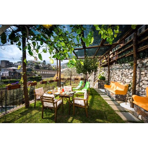 Villa Laura amazing breakfast,private outdoor hot tub, Positano experience