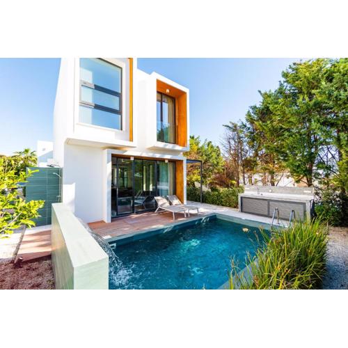 Villa Laurus 4 by Ezoria Villas