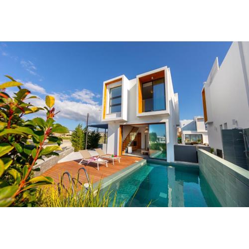 Villa Laurus 6, walking distance to the beach