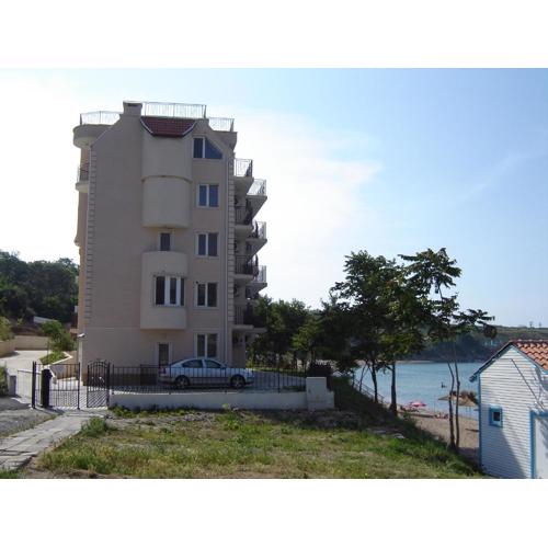 Villa Lazuren Bryag 2