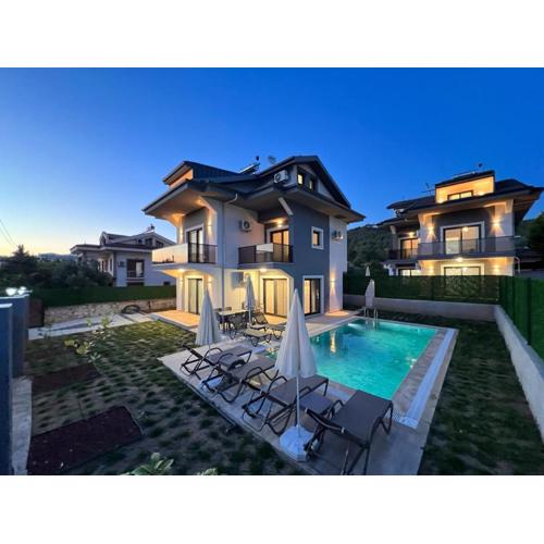 Villa LEON