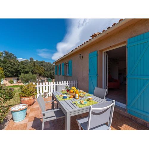 Villa Les Rosiers by Interhome