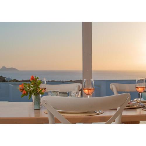 VILLA LEVANTA - Stilvolle, geräumige Luxus-Steinvilla ebenerdig spektakuläre Aussicht durchdachter Komfort in Toplage Sonnenuntergang Meer Infinity-Pool Privatsphäre