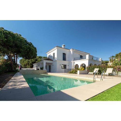 Villa Lioness exclusive villa with pool and sauna