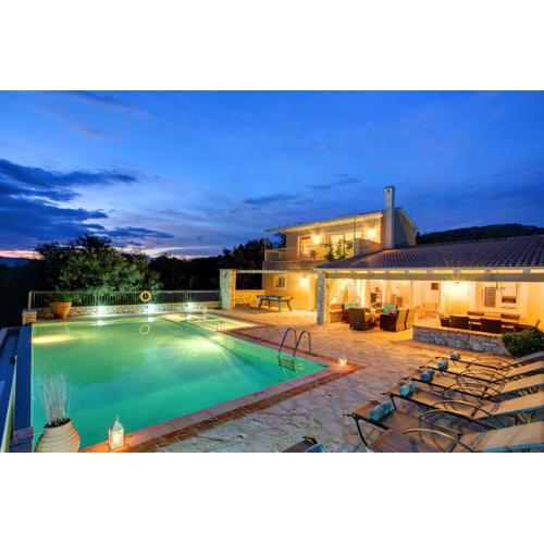 Villa Liontzos by Villa Plus