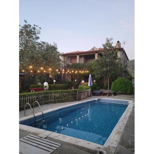 Villa Llanaj