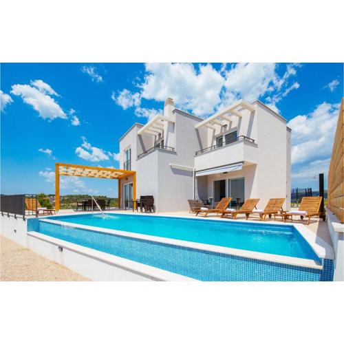 Villa Lomari