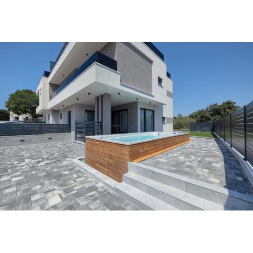 Villa Loreta with sea view