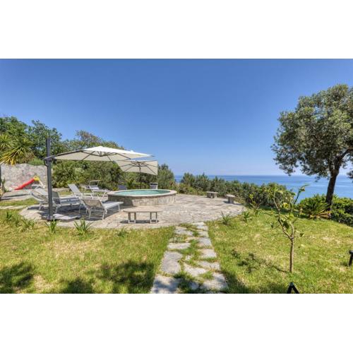 Villa Luce del Sol with Pool - L