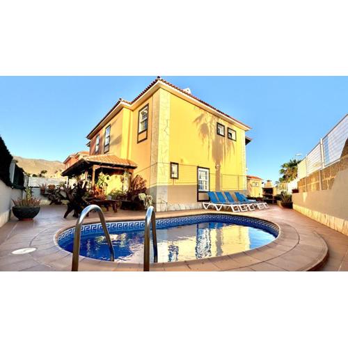 Villa Lujo y Relax in Adeje by Deihu Experiences