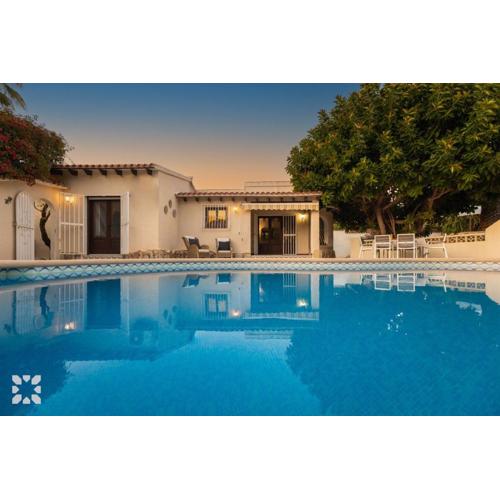 Villa Luna by Abahana Villas