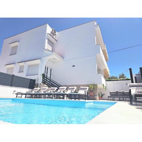 Villa Lungomare with private pool