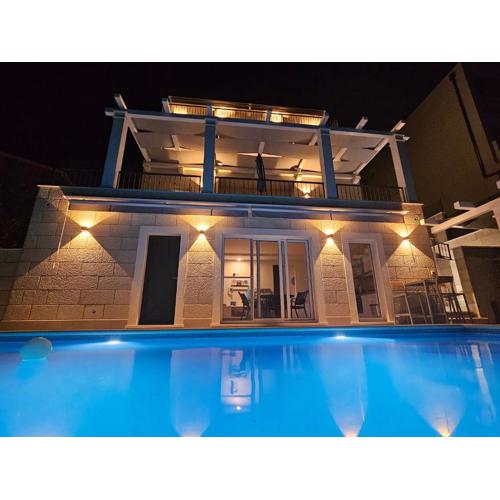 Villa LUX Apartments