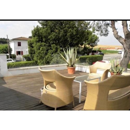 Villa Lyla - Marcelli, elegante villa con giardino vista mare