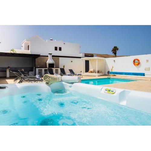 VILLA Maday May