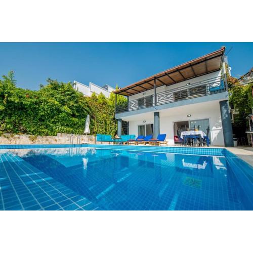 Villa Madiha - Lovely views of Kalkan and the Bay