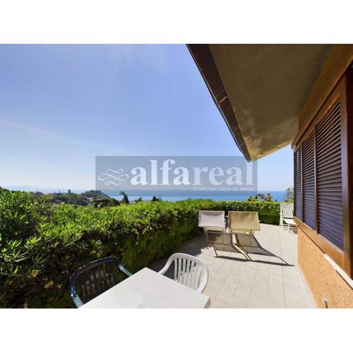 Villa Magna, 4 camere con vista mozzafiato sul mare e sul borgo! by Alfareal