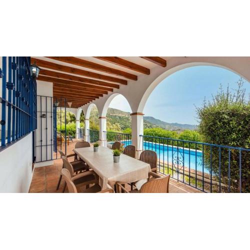 Villa Málaga con Piscina Vallada, Barbacoa y hermosas vistas by AndaraHolidays