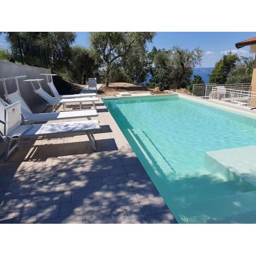 Villa Malù - APT Luisa Piscina e vista lago