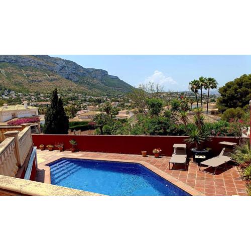 Villa maravillosa con piscina y buenas vistas