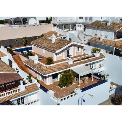 Villa Marbella-private heated pool and breathtaking view