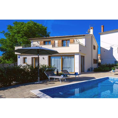 Villa Mare With Private Pool And Garden - Happy Rentals