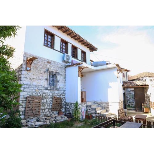 Villa Maria - Berat Castle