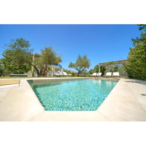 Villa Marian with Private Swimming Pool & Jacuzzi