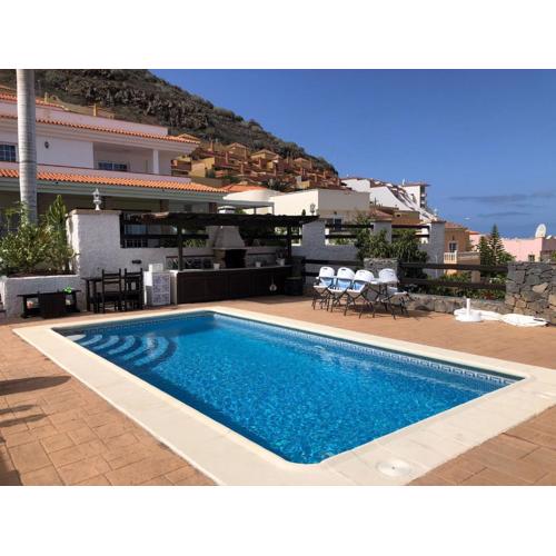 Villa Marianna con piscina climatizada y barbacoa