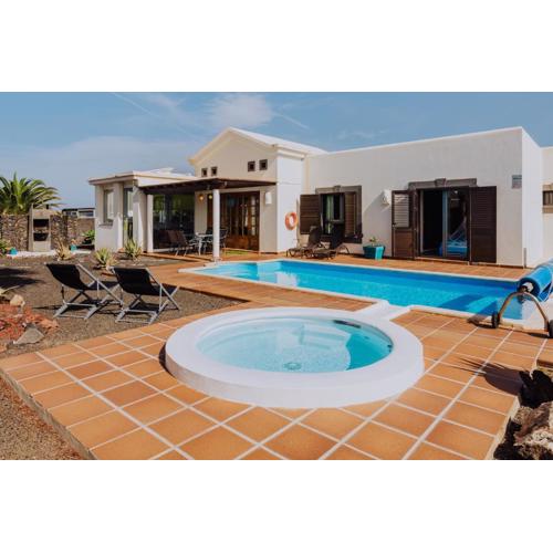 Villa Marina Deluxe & Spa Pool