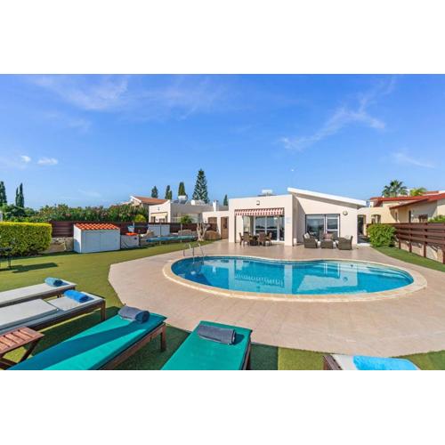 Villa Marina Sunrise by Ezoria Villas