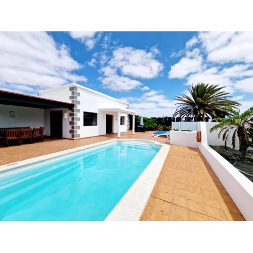 Villa Marta con piscina privada climatizada