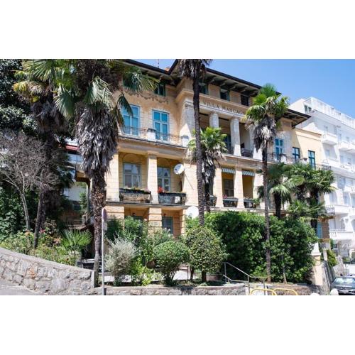 Villa Mascagni Modern Seaview Appartment