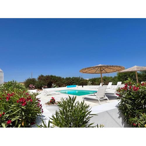 Villa Meltemi on the Outskirts of Naousa, Paros