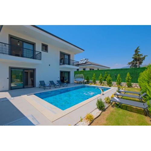 Villa Mera 1