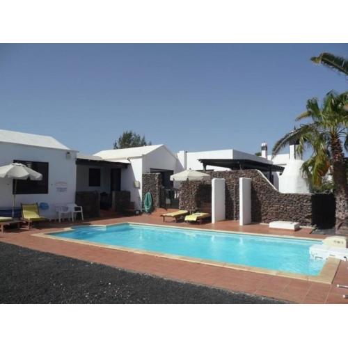Villa mit Pool und herrlichem Meerblick