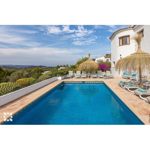 Villa Moba by Abahana Villas