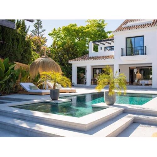 Villa moderna de lujo con jardín privado y piscina en Marbella - ES-175-34