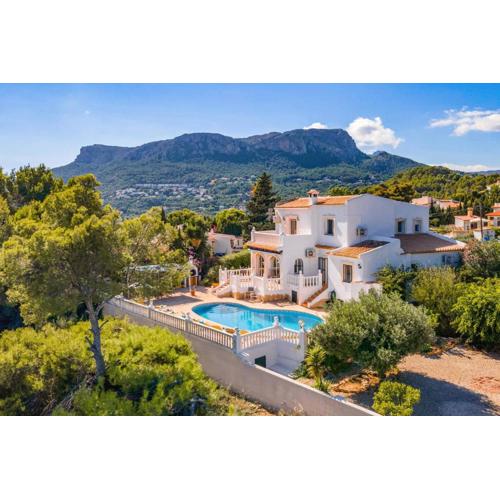 Villa Moggalatto by Villa Plus